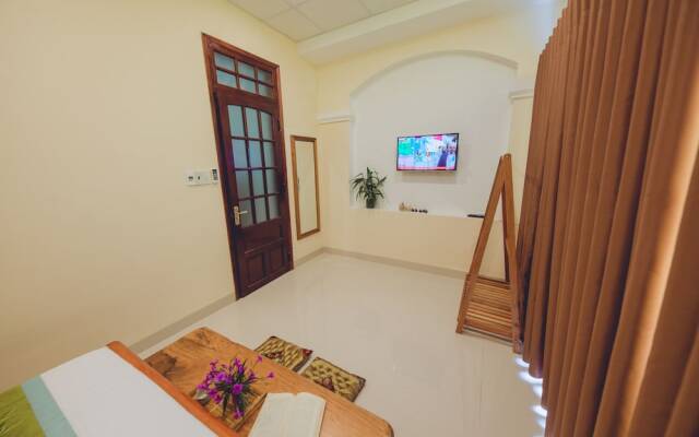 Purple Hue Bnb