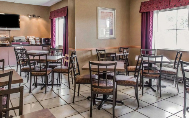 Wingate by Wyndham Pittsburgh/West Mifflin