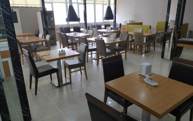 Athena Life Otel