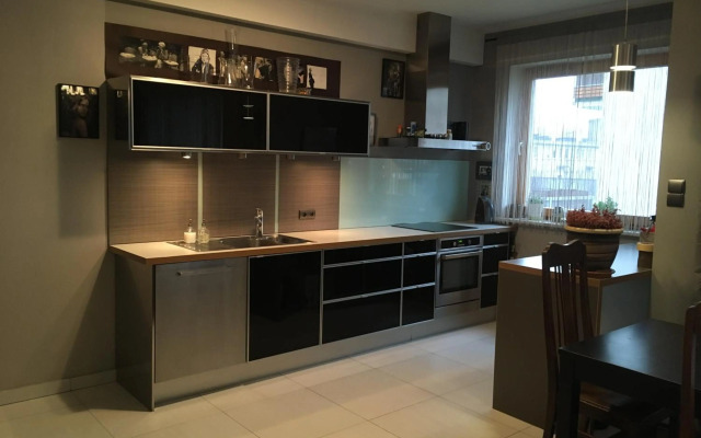 Chełmska 9, next to Olinek