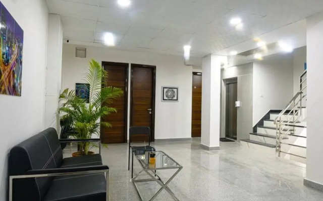 Modern Cyber Retreat With Gym