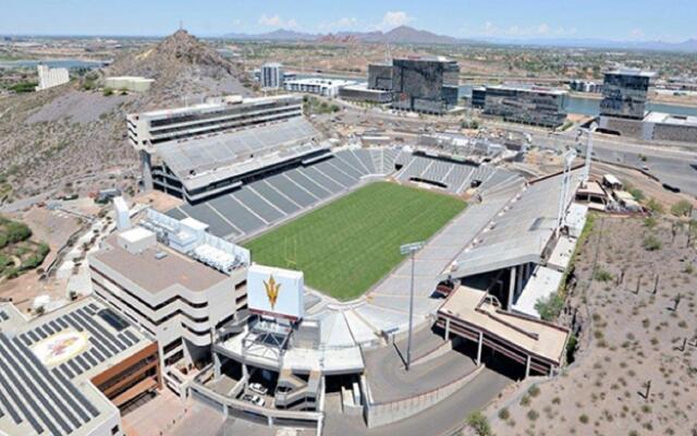 Crowne Plaza Phoenix Airport - PHX