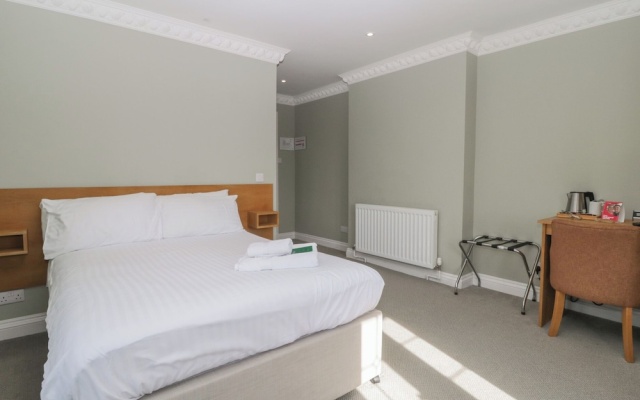 Harcombe House Rooms - First Floor Double
