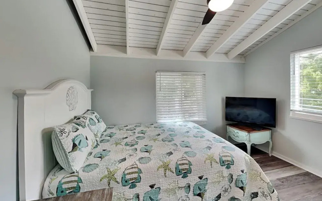 Beach House Lower