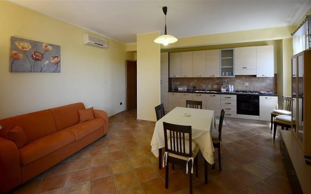 Labour Building Commercial Hotel