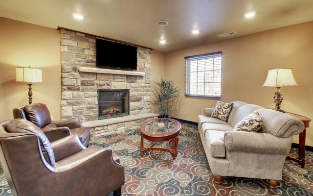 Cobblestone Hotel & Suites - Salem