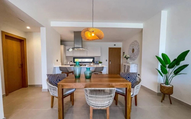 Incredibly Beautiful Condo Just Steps to the Beach