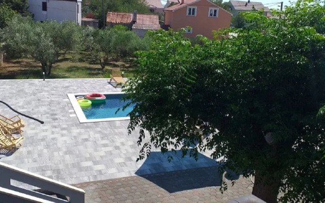 Vojni - With Pool - A2 Jednosobni