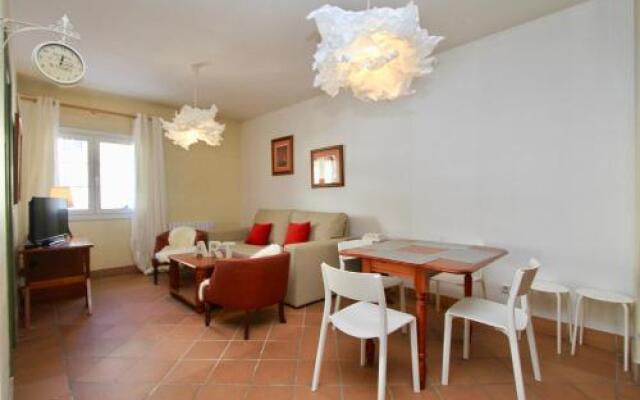 Bed and Snow Art Apartments