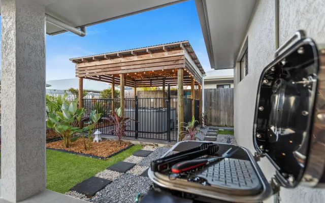 Trinity Oasis Spa BBQ Family Retreat