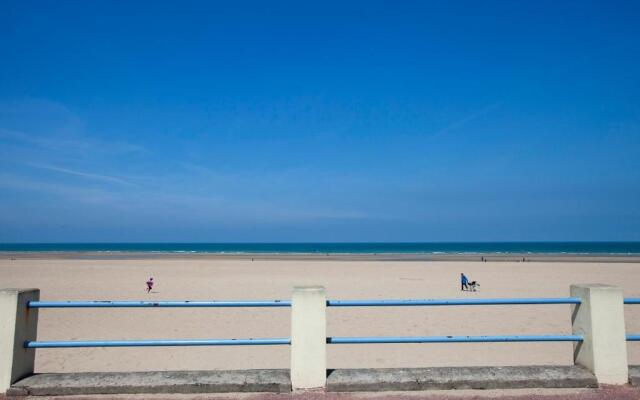 Appart Résidence proche plage avec piscine et parking couvert privé