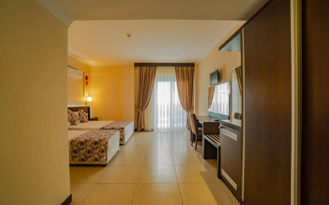 Sunshine Holiday Resort