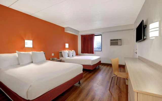 Motel 6 Lakeville, MN - South - Lakeville