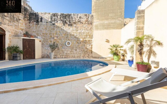 Beautiful, Designer villa with Private pool & BBQ by 360 Estates