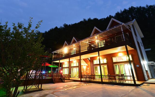 Gapyeong Jangmi Pension, All rooms Duplex