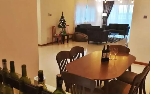 The N Suites Cozy and Spacious