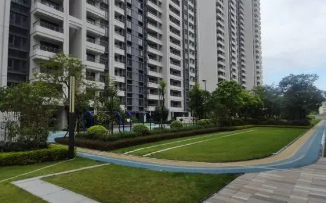 Xinrui Apartment (Port Century Village Branch)