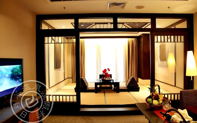 Riyuegu Hotsprings Resort