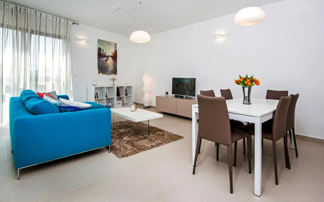 Sunset Luxury Apartment