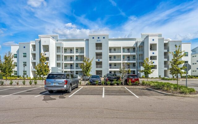 Spacious Beautiful 3-br Condo Prime Location