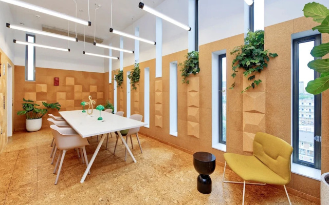 Fabulous Two-bedroom Apartment in Poplar