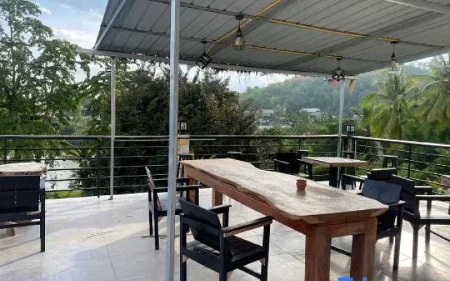 Meet Sunset Hostel Luang Prabang