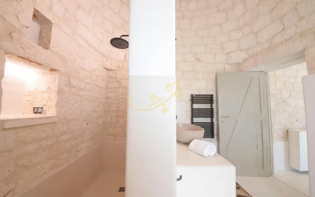 TD I Coni di Pinur Trulli With Scenic Valley View