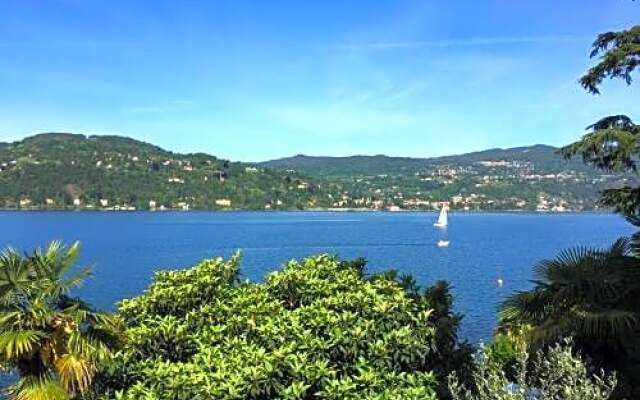 Hotel Lido di Angera