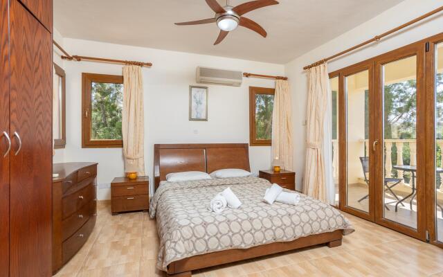 Villa Tsikkos Tessera