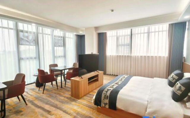 Moon Lake Bay Hotel