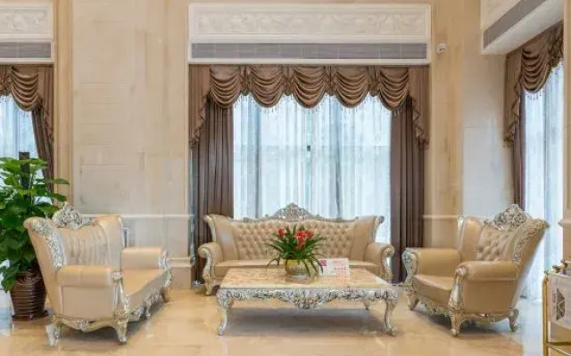 Vienna International Hotel(Haikou East Railway Station& Longfor Paradise Walk Hotel)