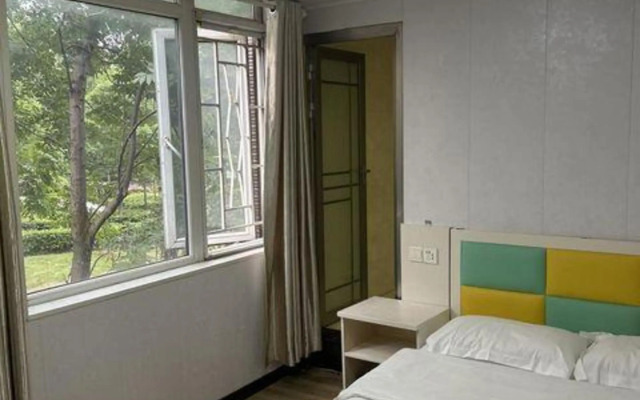 Jiayuan Business Hotel (Wuhan University of Science and Technology Huangjiahu Campus )