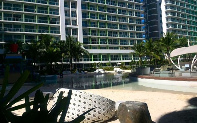 Azure Urban Beach Resort Manila by Radlett