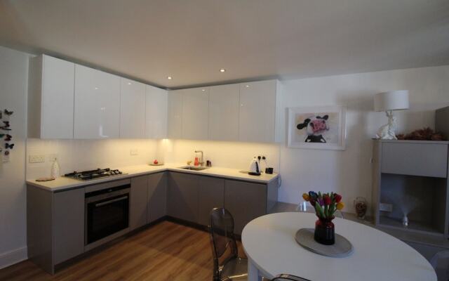 Stylish Modern 1BR Flat for 4 in Shore Side Leith