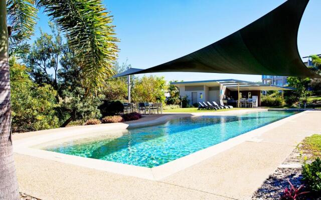 Azure Vista - 3 Bedroom Unit - Ocean Views