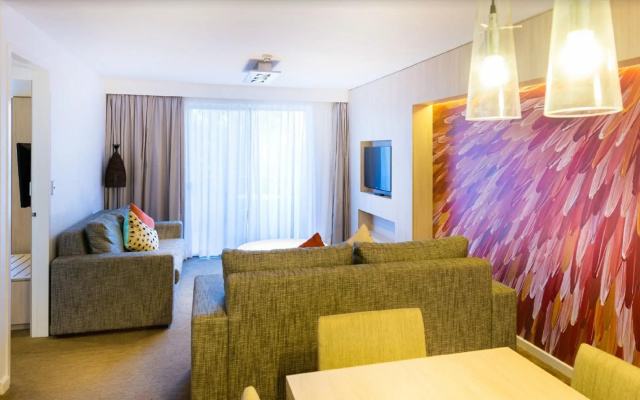 Emu Walk Apartments – Guest Rooms – Yulara