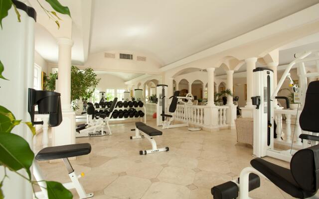 Coco Reef Hotel