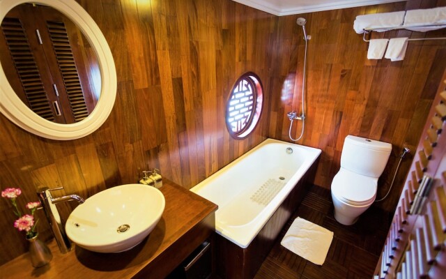 Le Journey Cruise Ha Long Bay