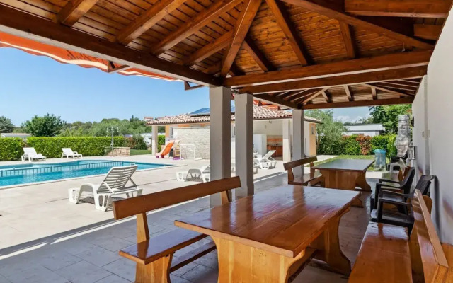 Holiday Home in Banjole With sea Beach