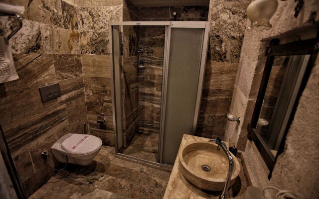 Emit Cave Hotel