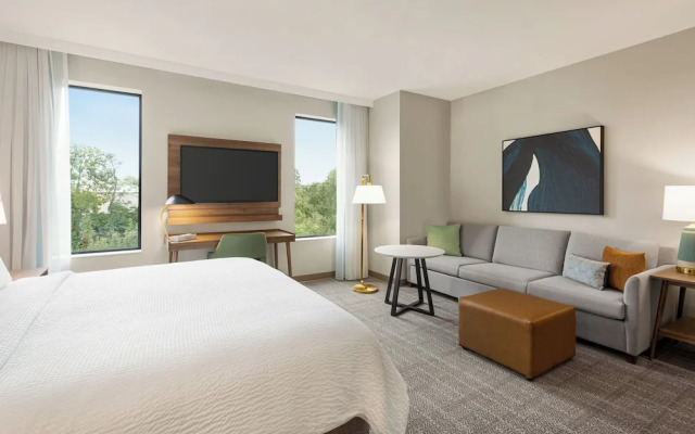 Staybridge Suites Montreal Airport - ST-Laurent by IHG