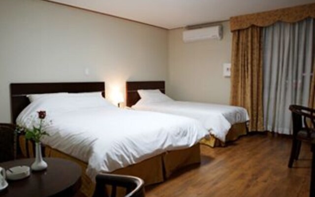 Yes Hotel