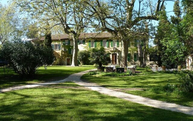 Domaine de Rhodes - Locations de Vacances / Vacation Rentals