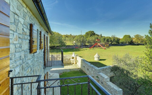 Amazing Apartment in Rakalj With 1 Bedrooms and Wifi