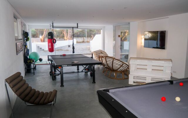 Azen Cool House