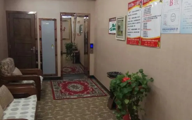 Yingshan Tianxiao Station Hotel