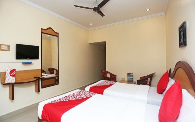 OYO 15468 Hotel Sharda