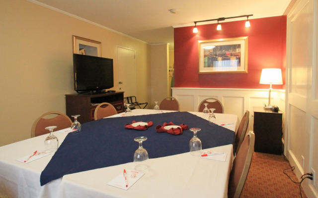 Fireside Inn & Suites Portland