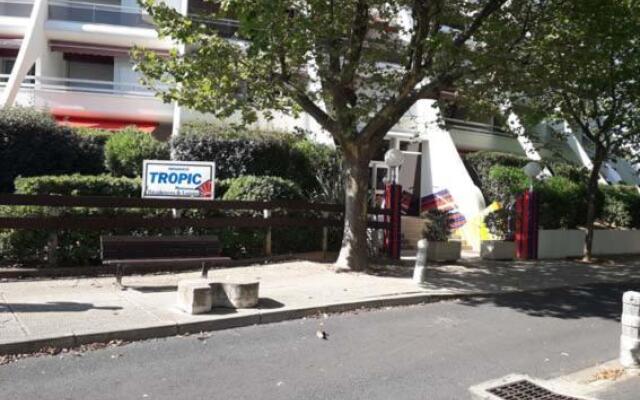 Studio cabine climatisé avec parking au Couchant