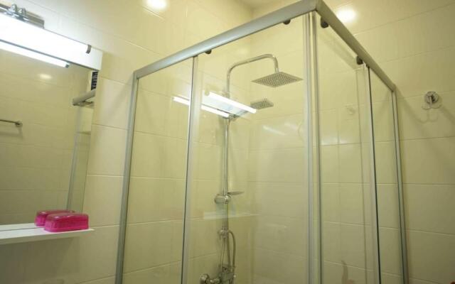 Leo Group Apartment 25-04 Elegance Batumi